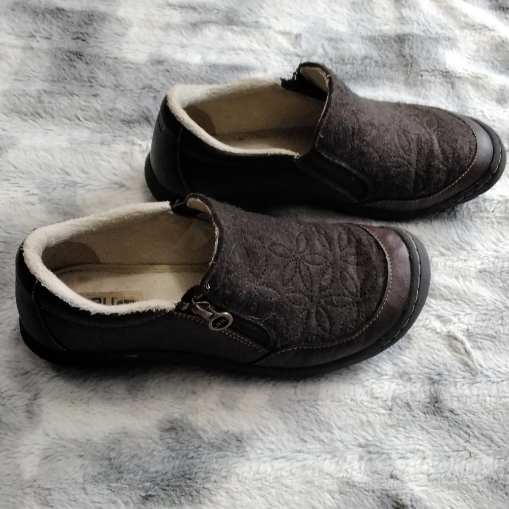 JBU By Jambu Women's Crimson Oxford Flat Shoes. Size 8.5M